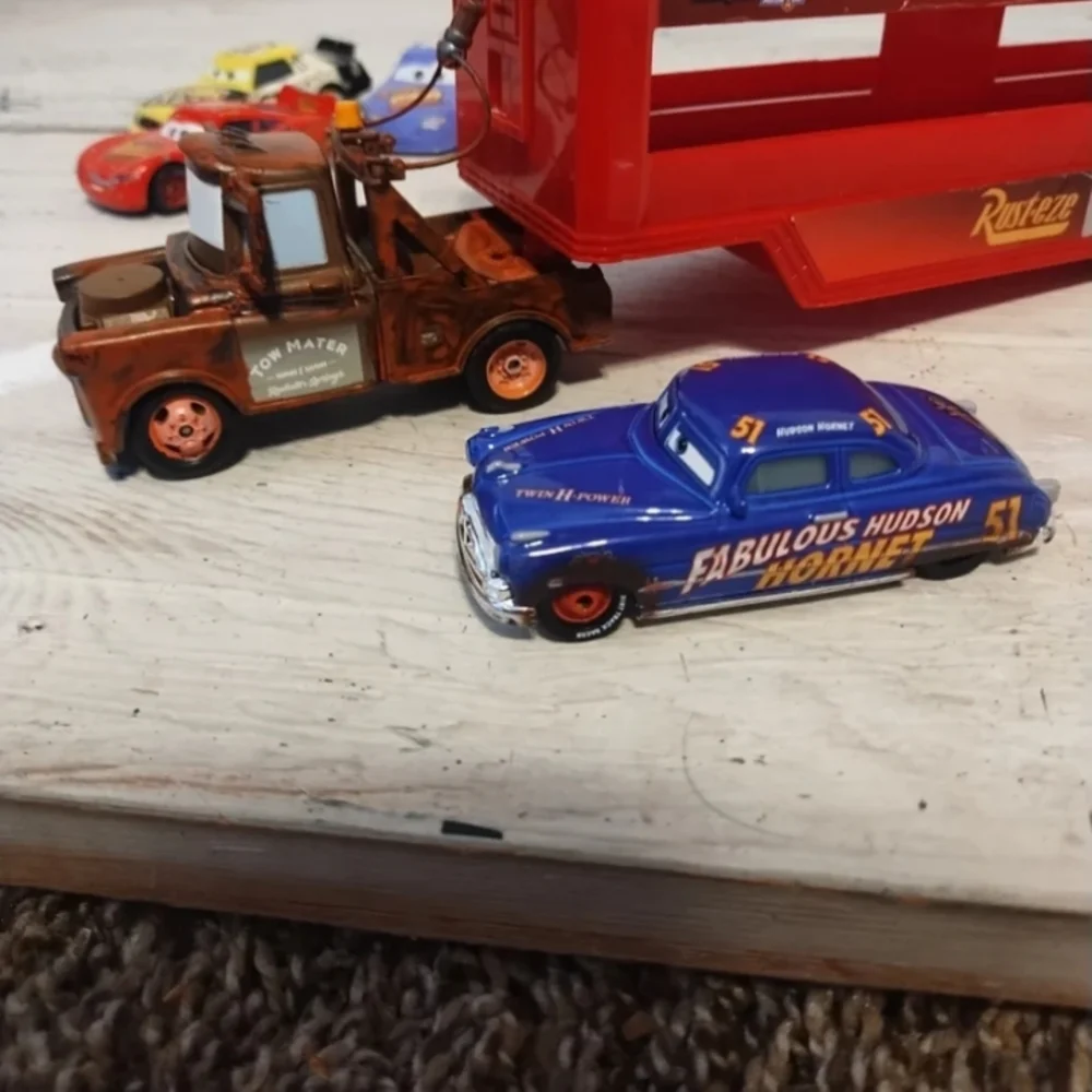 Lot9tow Mater Brown Disney/Pixar Cars 4